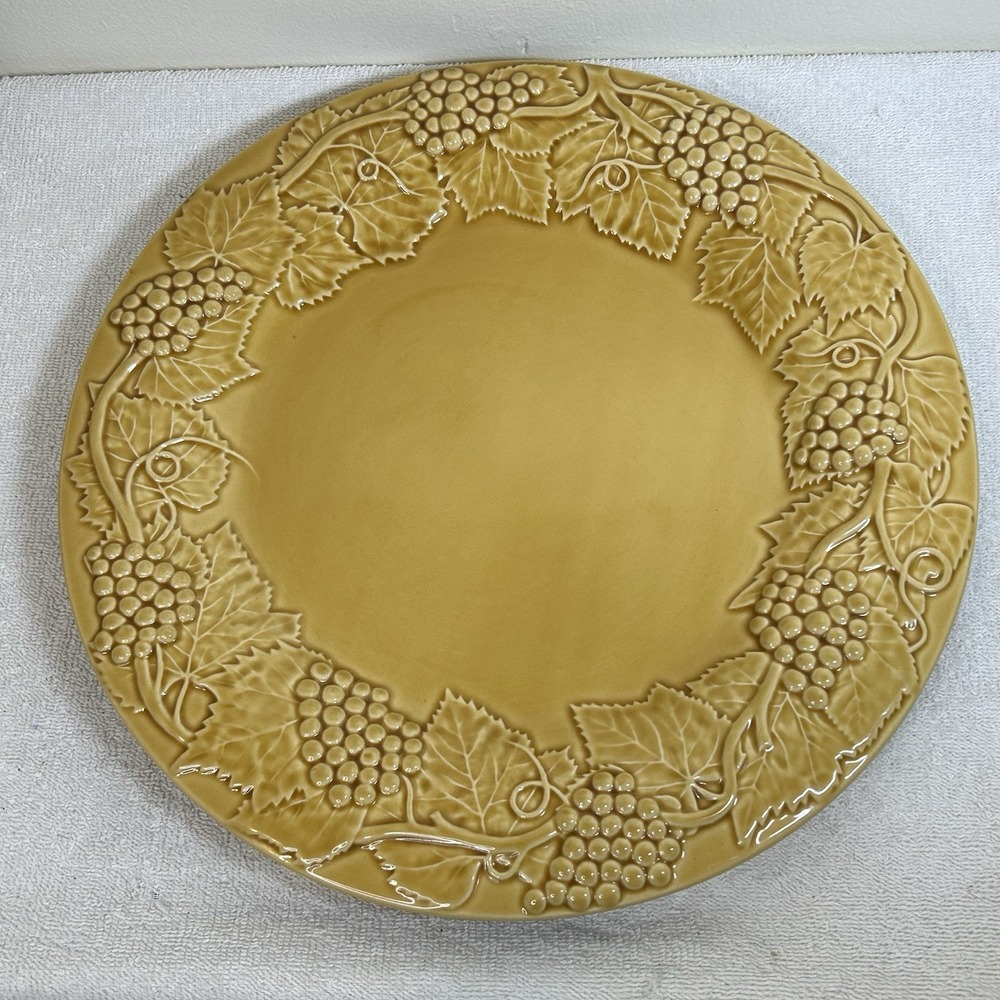 Bordallo Pinheiro Gold Grapevine 14" Diameter Serving / Chop Platter ~ Portugal